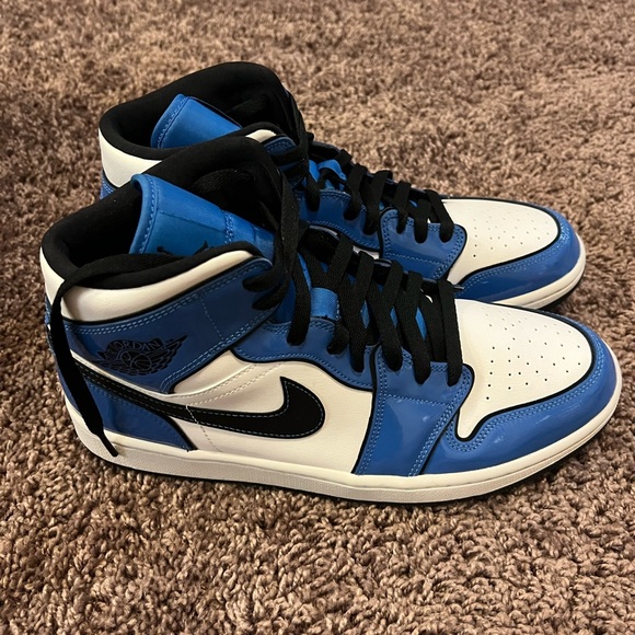nike air jordan blue black and white